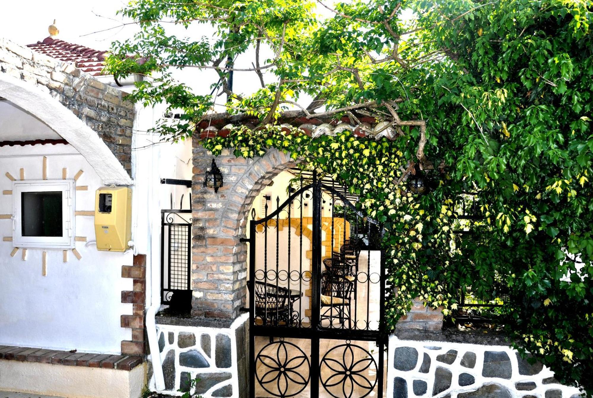 Villa Elena Studios Dassia  Bagian luar foto